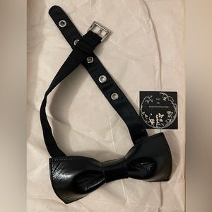 New Kiki De Montparnasse boudoir Black Patent  Leather Bow Tie w adj. Silk strap